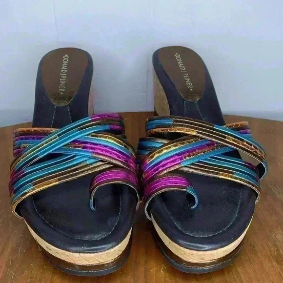 Donald J Pliner Lettie Fuschia MetallicLeather Wedge Sandal Sz 7.5 Toe Strap - Picture 2 of 9